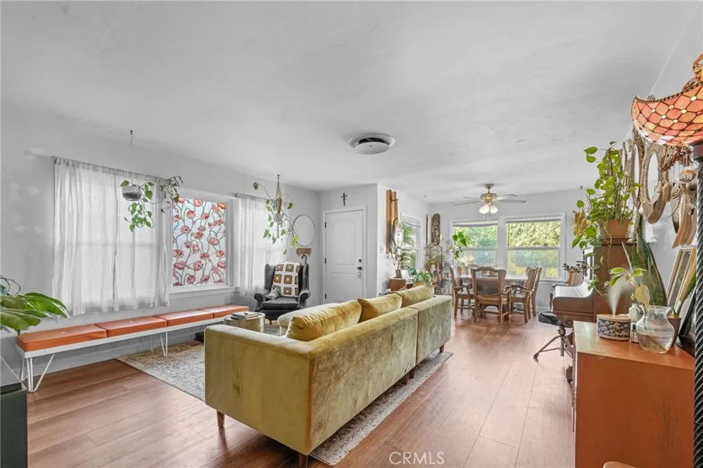 2325 Barnett Bakersfield, CA 93308