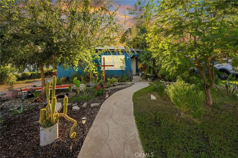 2325 Barnett Bakersfield, CA 93308