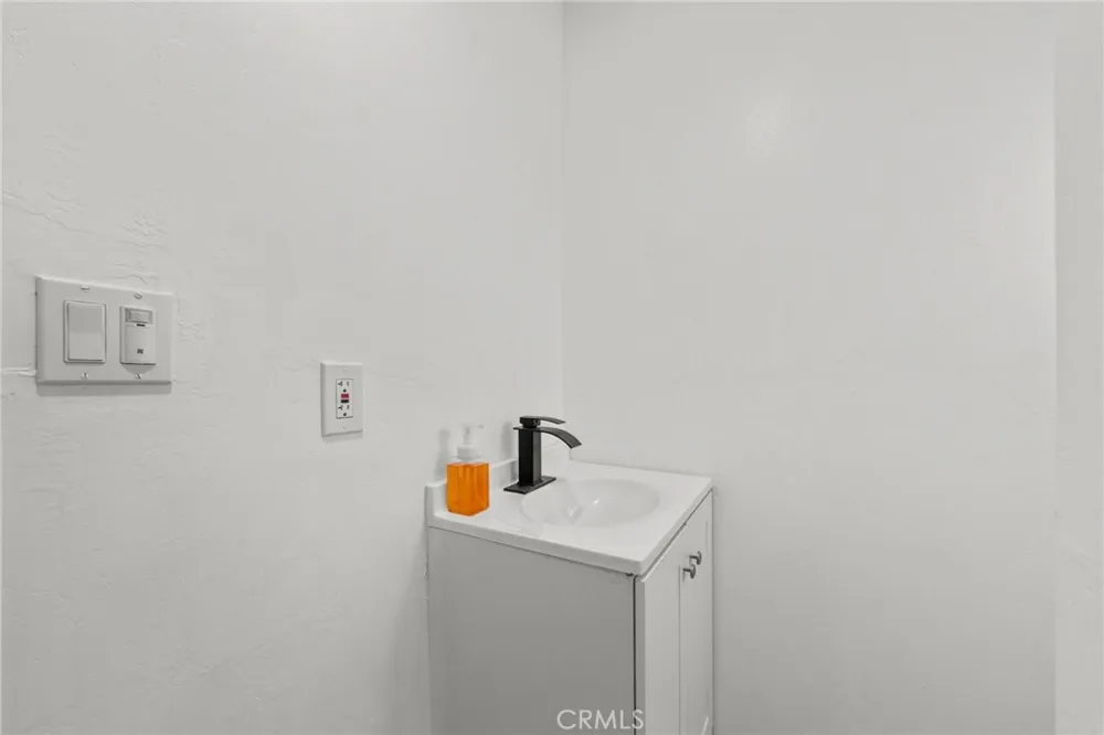 203 E Belle Bakersfield, CA 93308
