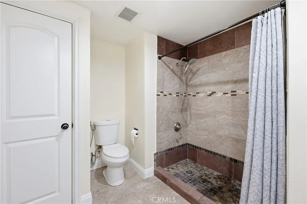 1946 W Broadway Anaheim, CA 92804
