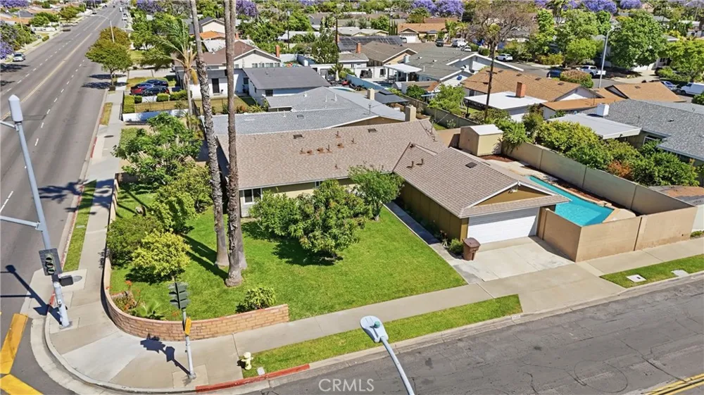 1946 W Broadway Anaheim, CA 92804