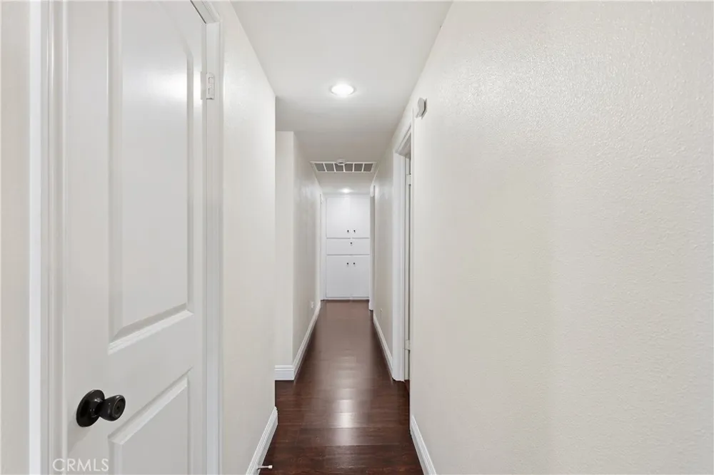1946 W Broadway Anaheim, CA 92804