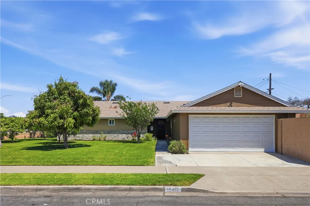 1946 W Broadway Anaheim, CA 92804