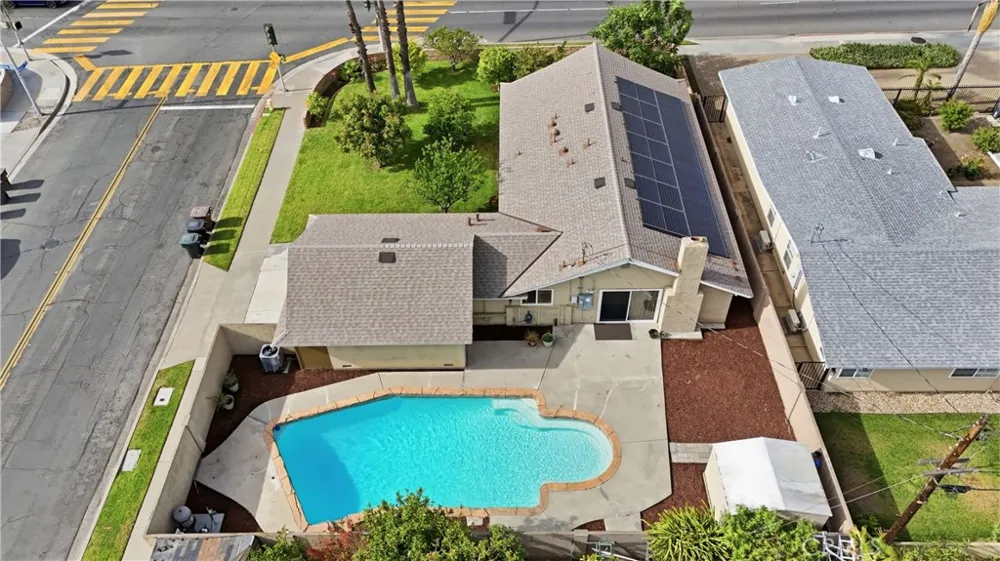 1946 W Broadway Anaheim, CA 92804