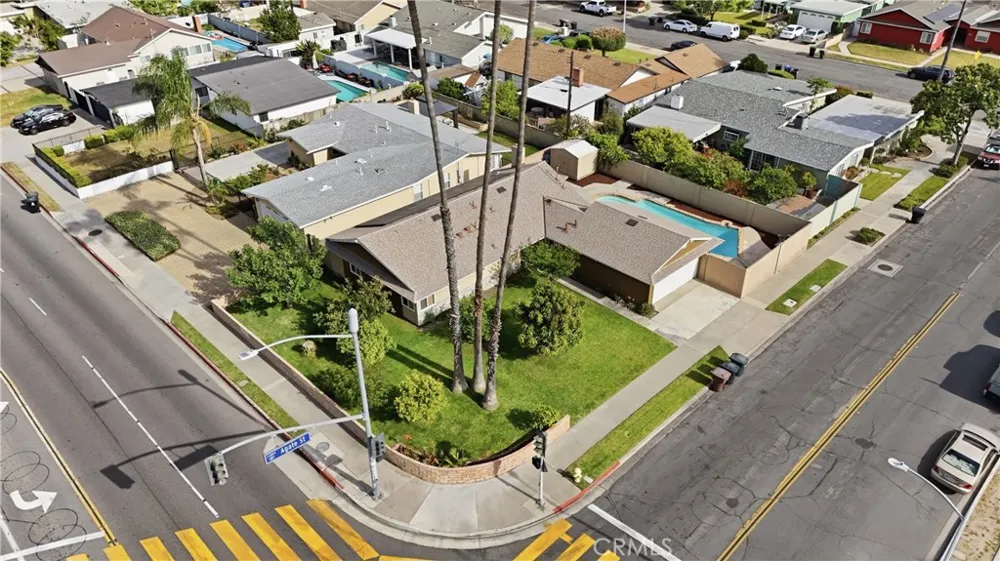 1946 W Broadway Anaheim, CA 92804
