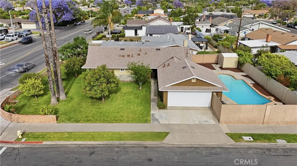 1946 W Broadway Anaheim, CA 92804