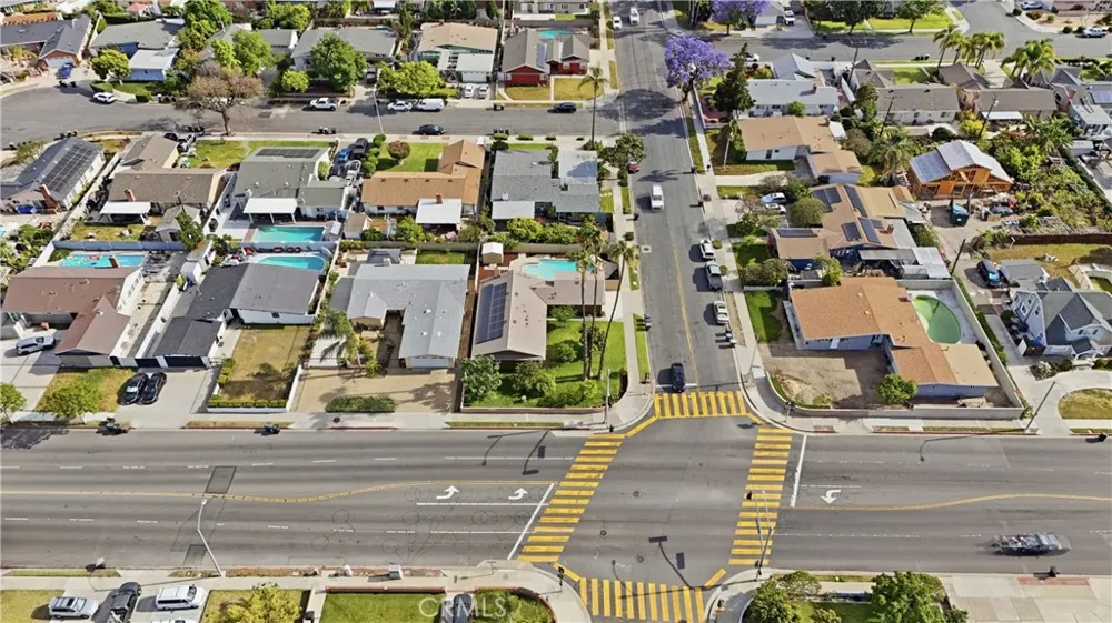 1946 W Broadway Anaheim, CA 92804