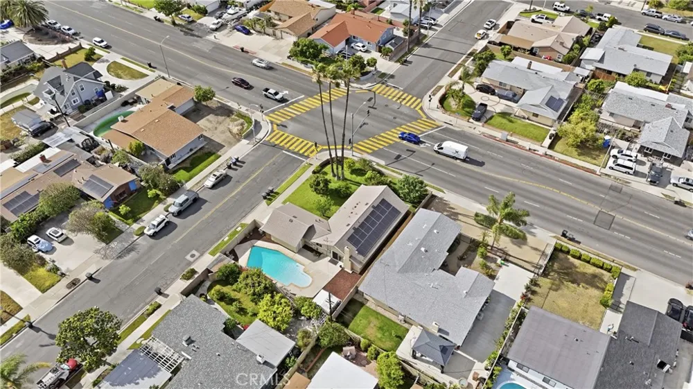 1946 W Broadway Anaheim, CA 92804