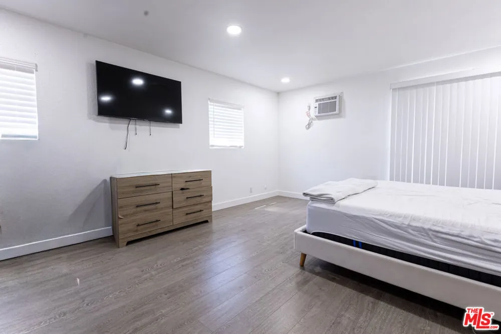 13400 Doty Avenue #1 Hawthorne, CA 90250