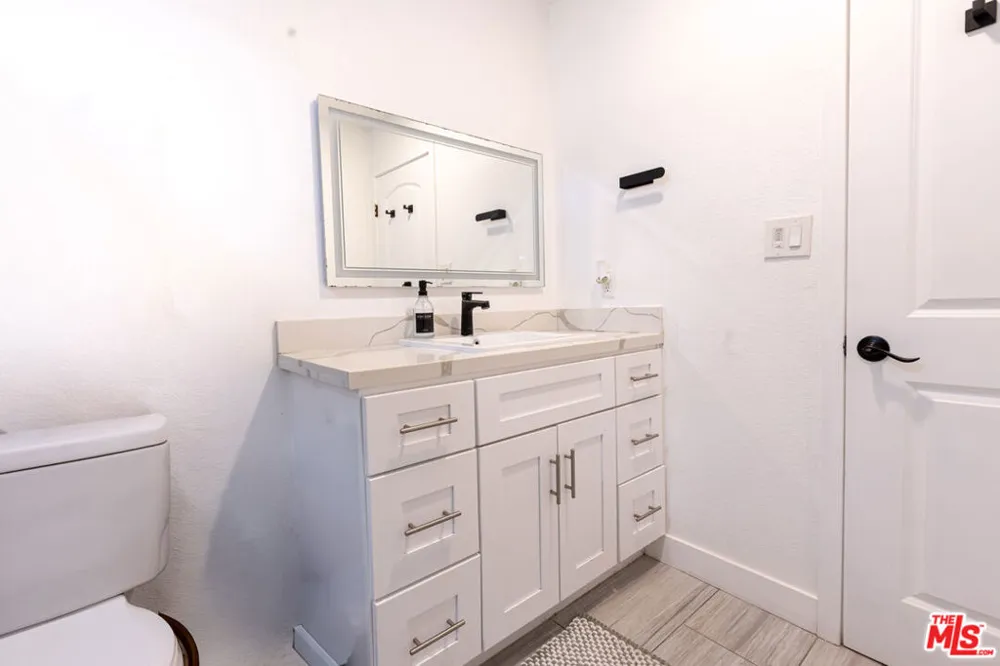 13400 Doty Avenue #1 Hawthorne, CA 90250