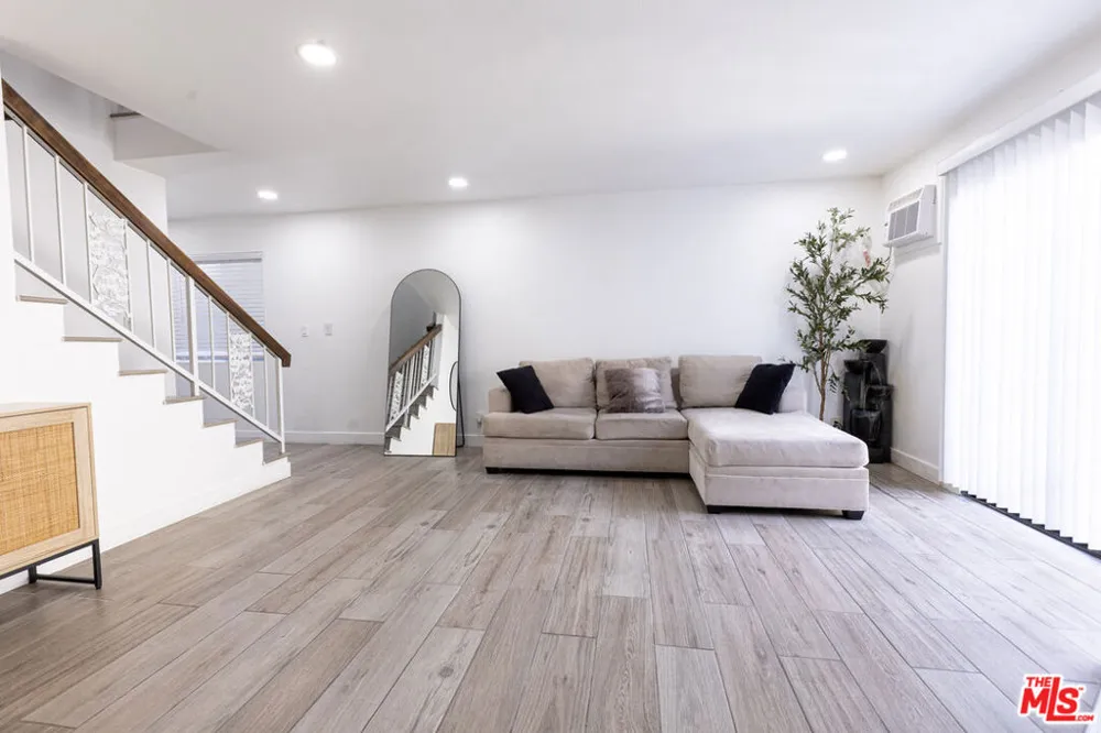 13400 Doty Avenue #1 Hawthorne, CA 90250