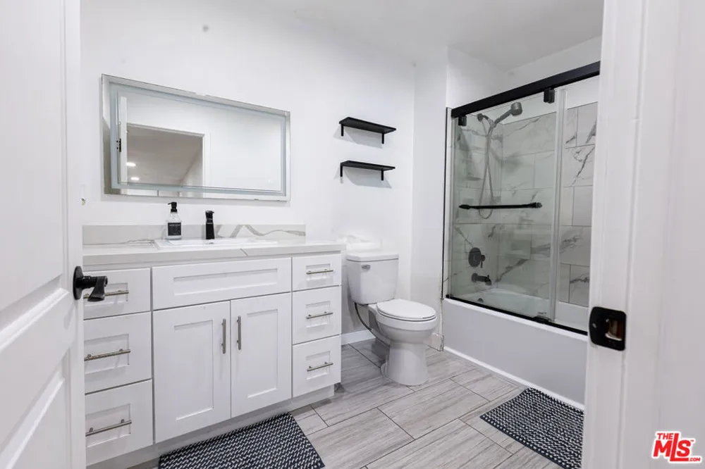 13400 Doty Avenue #1 Hawthorne, CA 90250