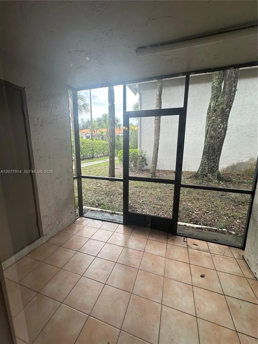 8418 Coral Lake Way #8418 Coral Springs, FL 33065