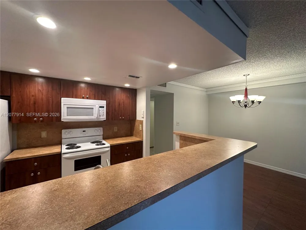 8418 Coral Lake Way #8418 Coral Springs, FL 33065