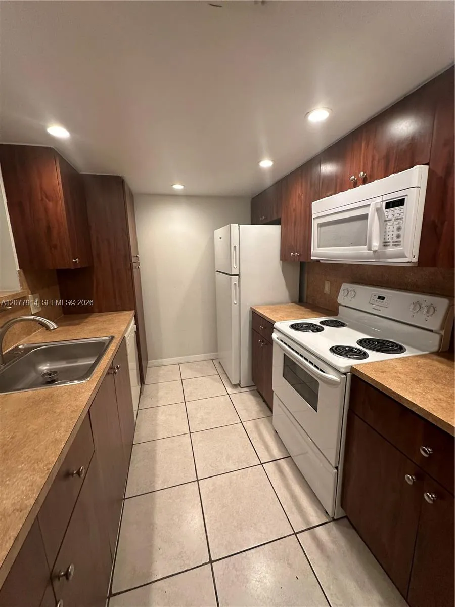 8418 Coral Lake Way #8418 Coral Springs, FL 33065