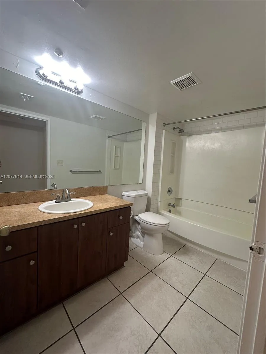 8418 Coral Lake Way #8418 Coral Springs, FL 33065