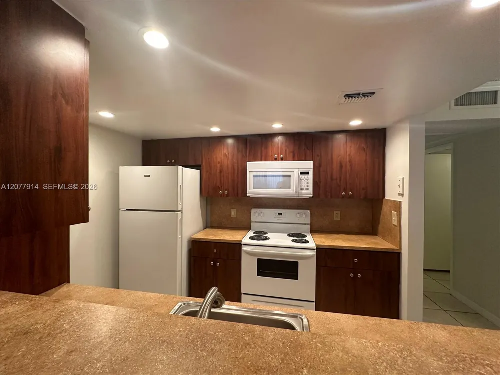 8418 Coral Lake Way #8418 Coral Springs, FL 33065