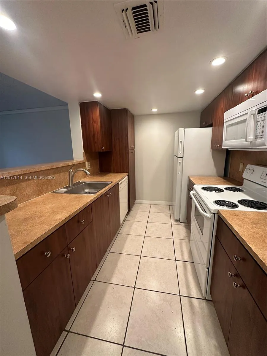 8418 Coral Lake Way #8418 Coral Springs, FL 33065