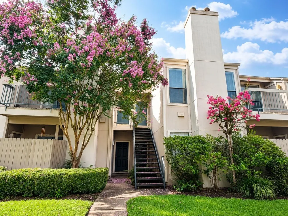 7900 Stadium Drive #8 Houston, TX 77030