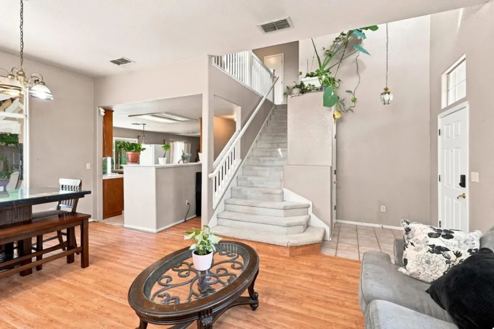 16913 Trina Lane Delhi, CA 95315