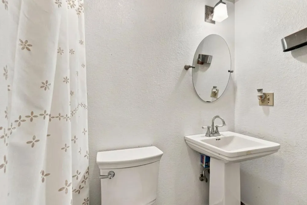 16913 Trina Lane Delhi, CA 95315