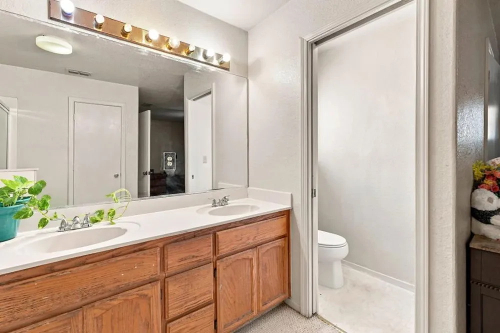 16913 Trina Lane Delhi, CA 95315