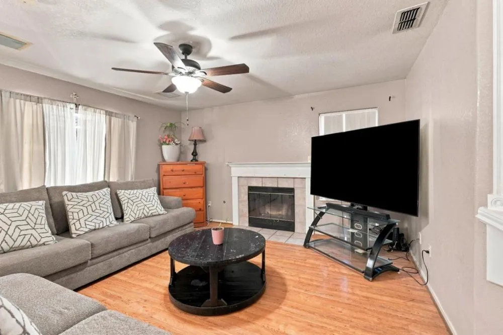 16913 Trina Lane Delhi, CA 95315