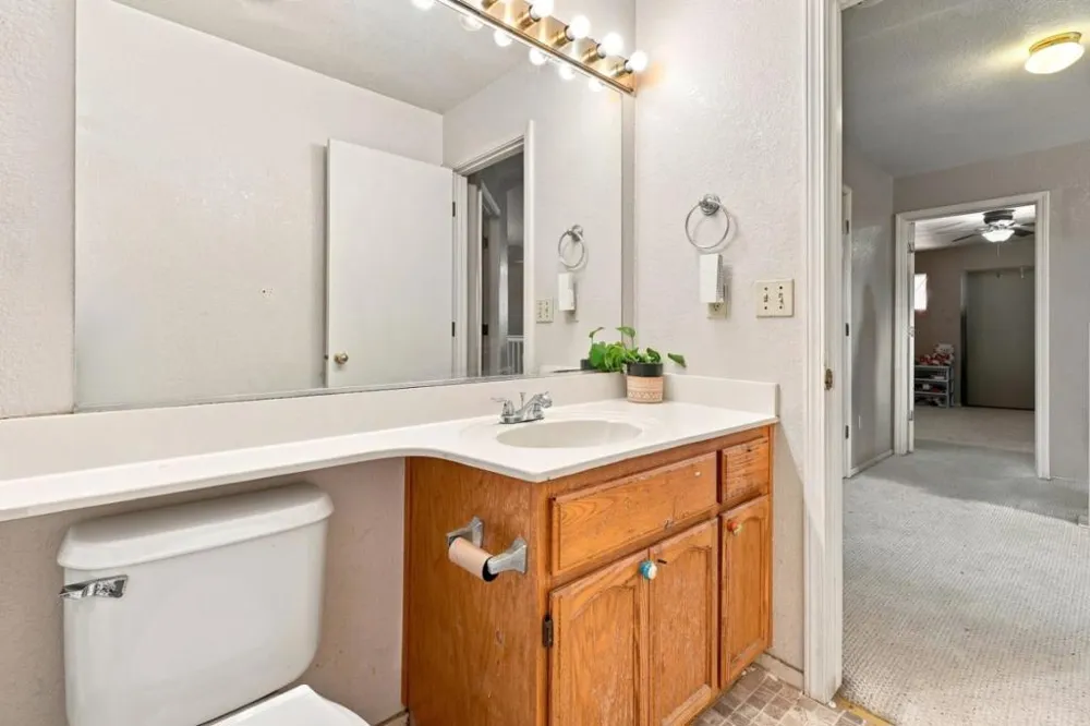 16913 Trina Lane Delhi, CA 95315