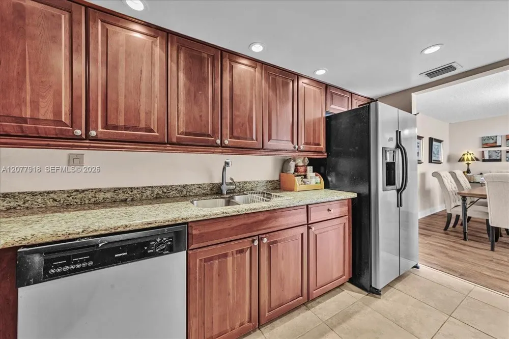 17600 Bay Rd #N503 Sunny Isles Beach, FL 33160