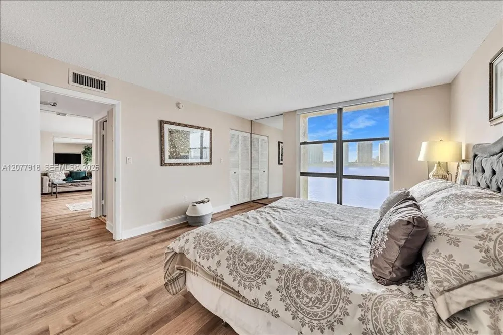 17600 Bay Rd #N503 Sunny Isles Beach, FL 33160