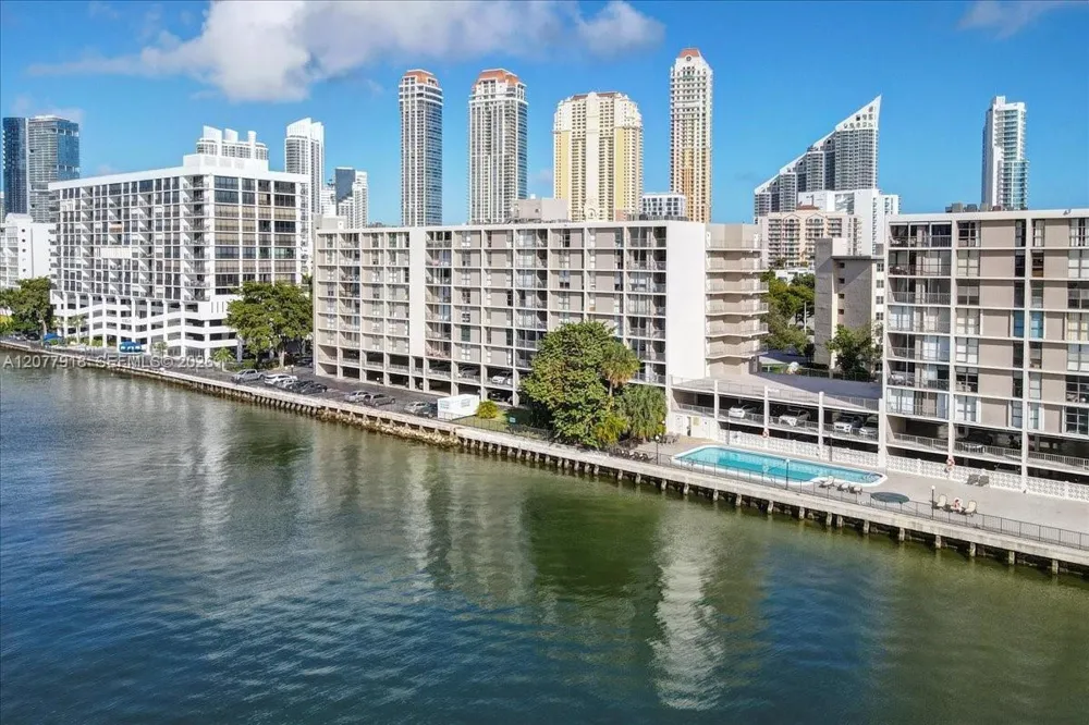 17600 Bay Rd #N503 Sunny Isles Beach, FL 33160