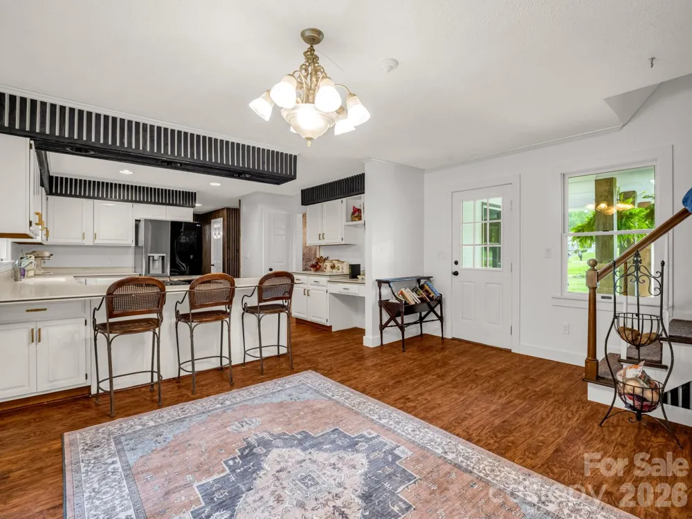 213 Raintree Drive Hendersonville, NC 28791