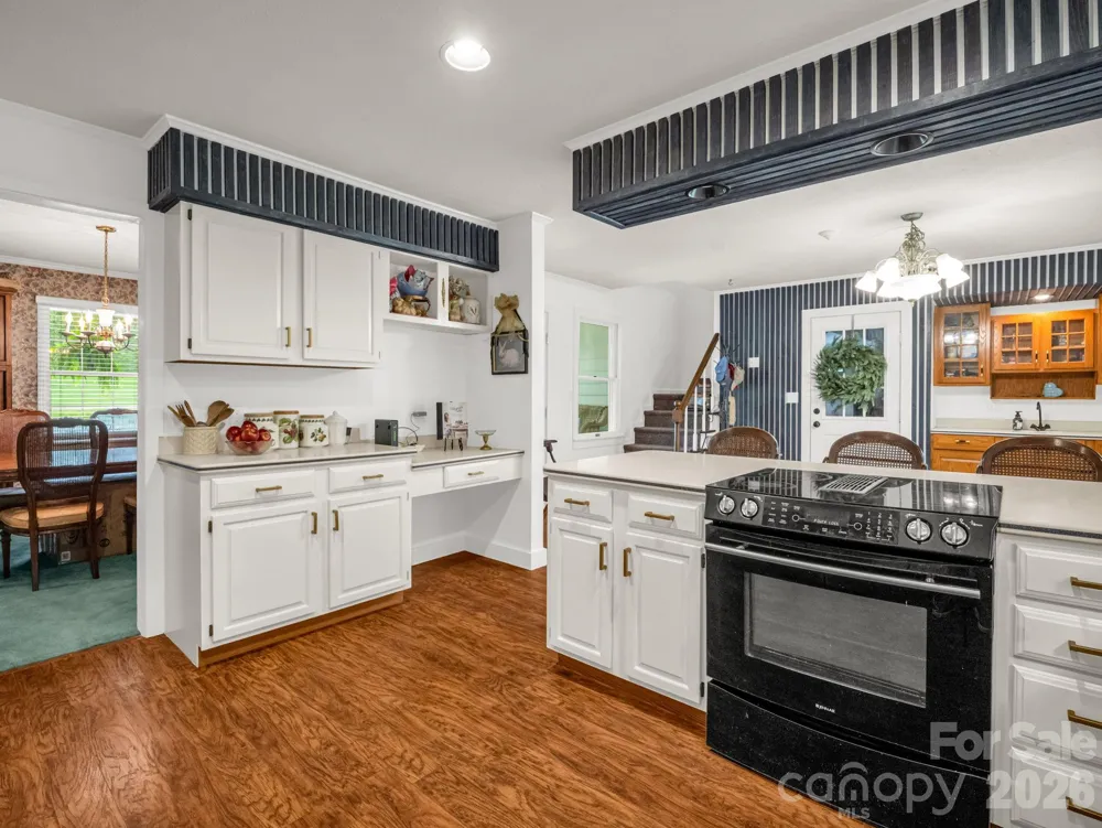 213 Raintree Drive Hendersonville, NC 28791