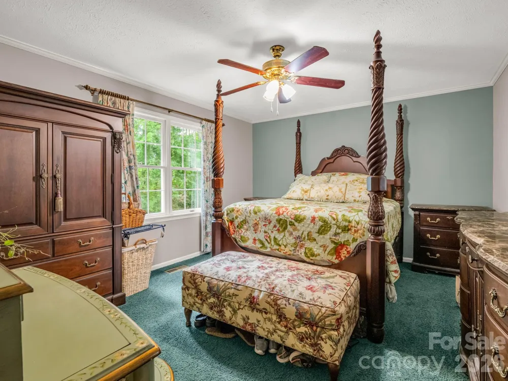 213 Raintree Drive Hendersonville, NC 28791