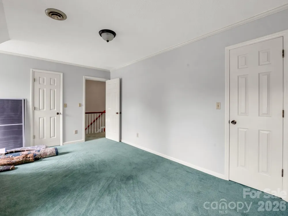 213 Raintree Drive Hendersonville, NC 28791
