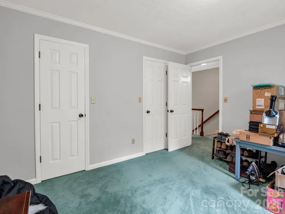 213 Raintree Drive Hendersonville, NC 28791