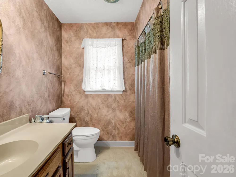 213 Raintree Drive Hendersonville, NC 28791
