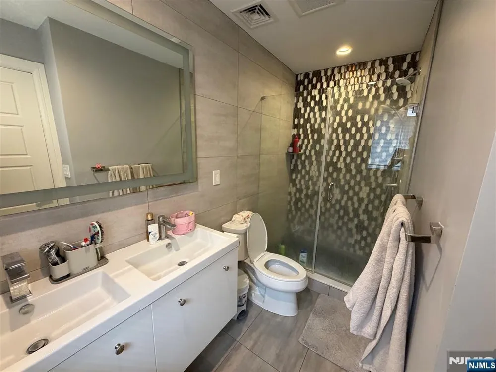 45 Columbus Drive Tenafly, NJ 07670