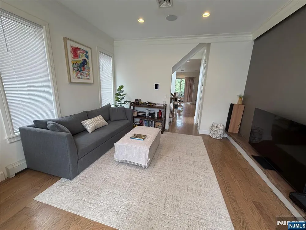 45 Columbus Drive Tenafly, NJ 07670