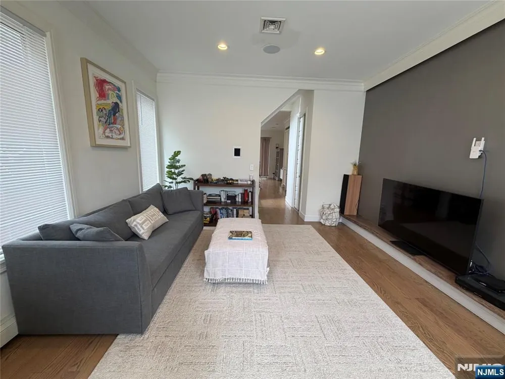 45 Columbus Drive Tenafly, NJ 07670