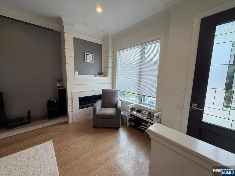 45 Columbus Drive Tenafly, NJ 07670