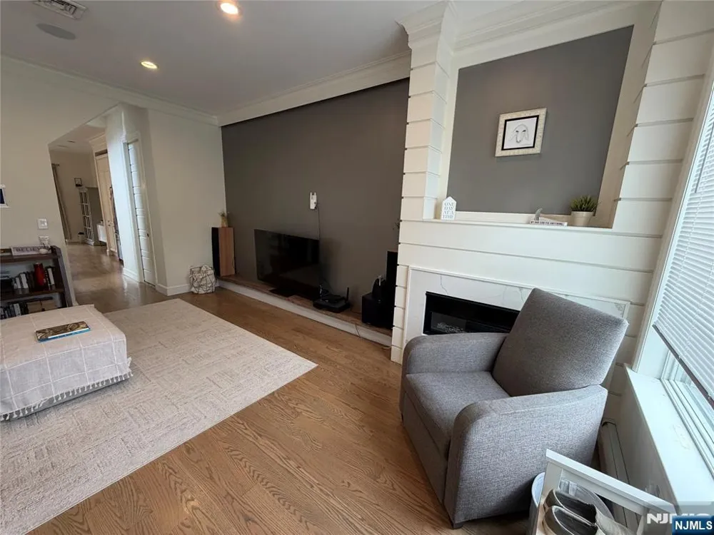 45 Columbus Drive Tenafly, NJ 07670