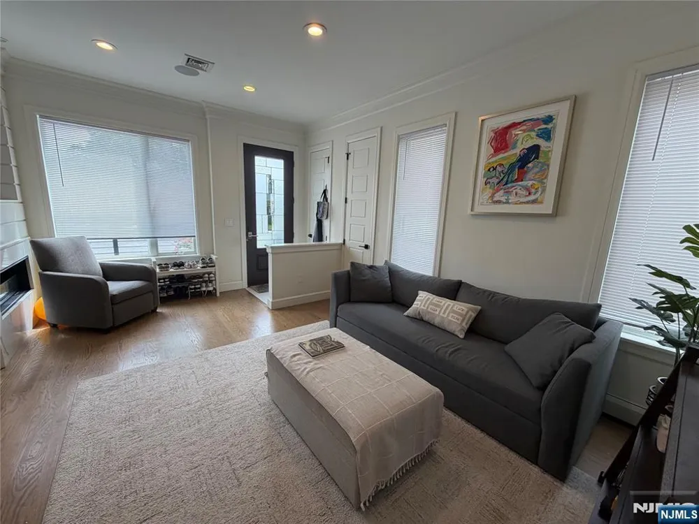 45 Columbus Drive Tenafly, NJ 07670