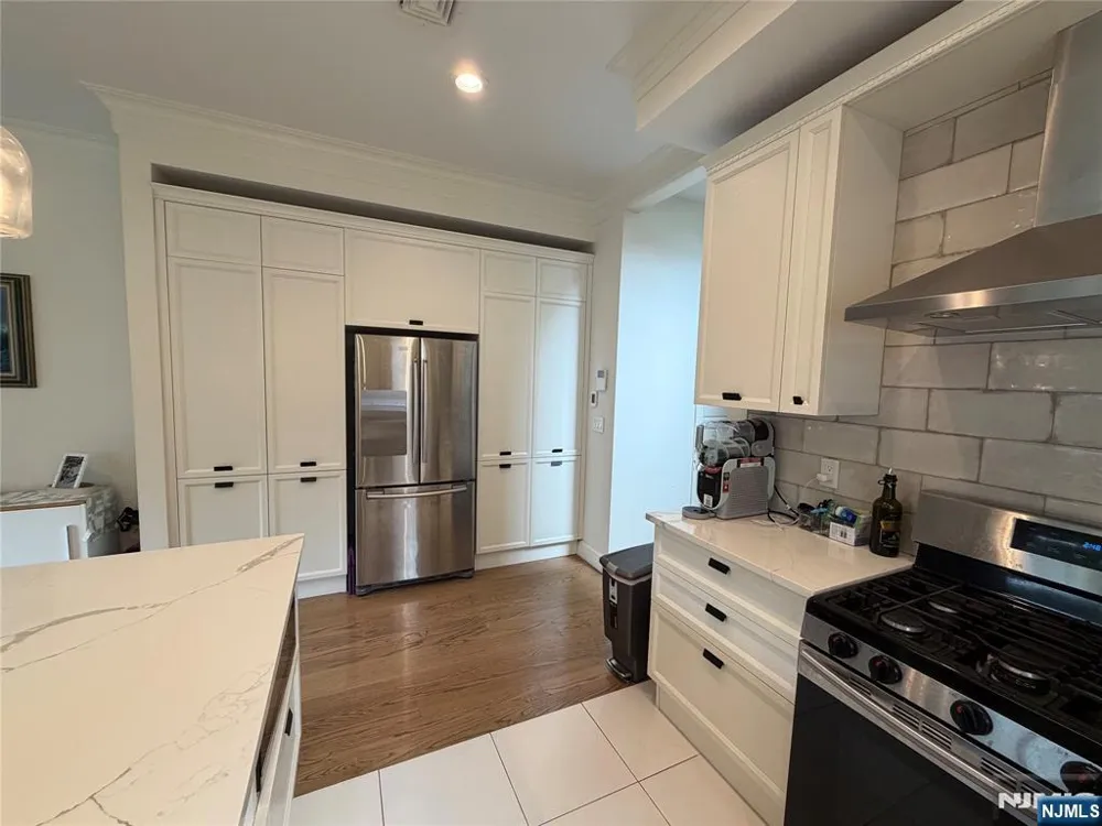 45 Columbus Drive Tenafly, NJ 07670