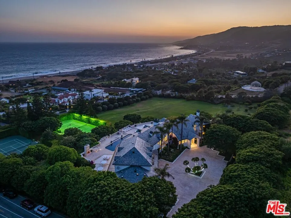 6051 Philip Avenue Malibu, CA 90265