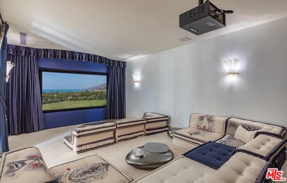 6051 Philip Avenue Malibu, CA 90265