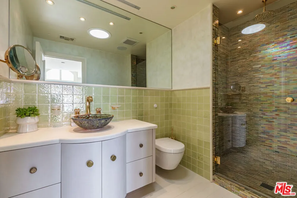 6051 Philip Avenue Malibu, CA 90265