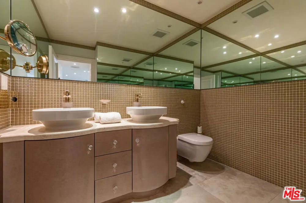 6051 Philip Avenue Malibu, CA 90265