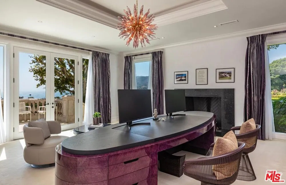 6051 Philip Avenue Malibu, CA 90265