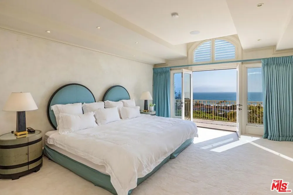 6051 Philip Avenue Malibu, CA 90265